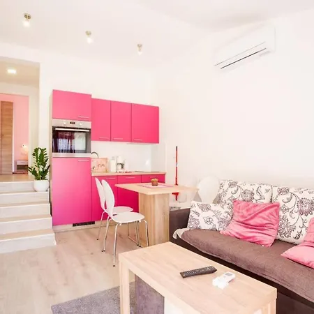 Cone Apartamento Pula